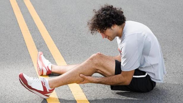 leg-pain-ever-symptom-something-severe_55377b0cd56f01bd_lwl2-jj-t3eqica368v_pg